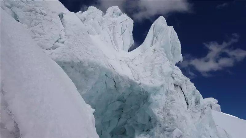 格聂神山攀登史图片