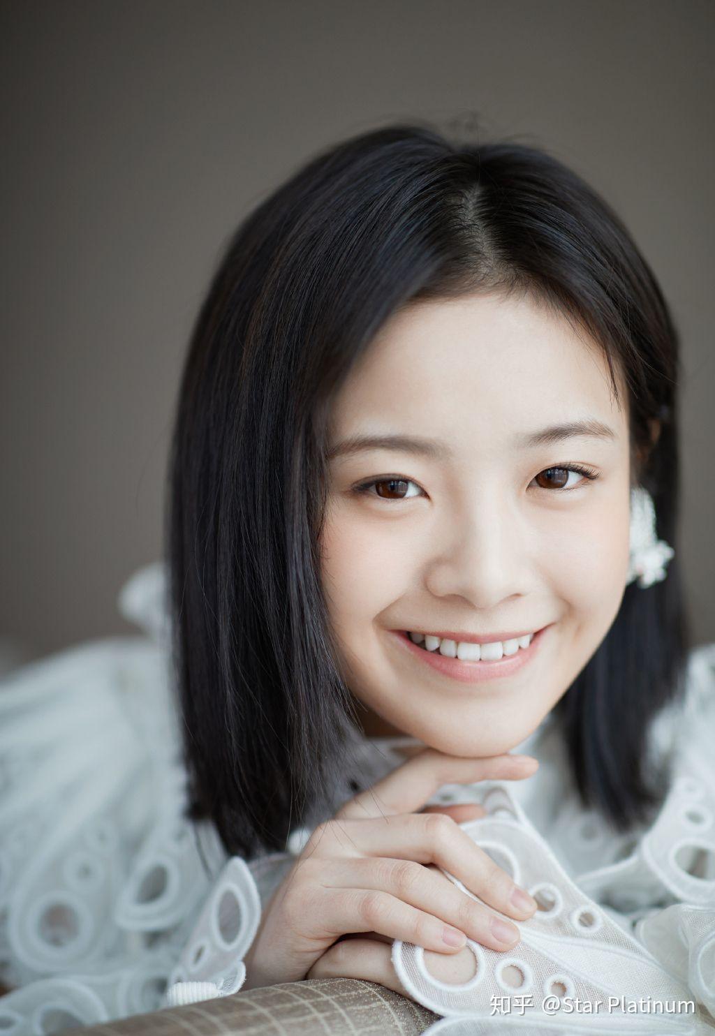 有没有李庚希小姐姐的全屏壁纸呀