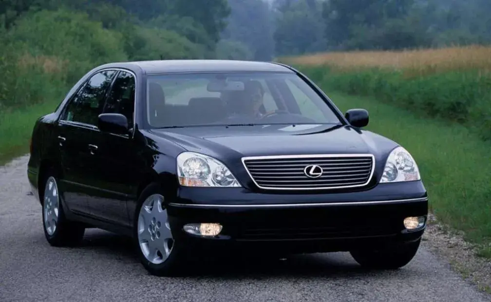 2000年外观改变推出第三代ls4301995年ls动力升级推出第二代ls4001989