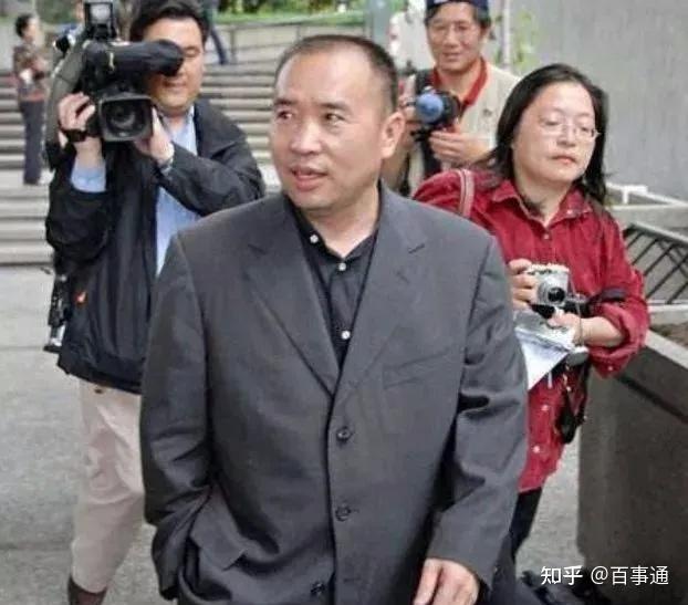 赖昌星红楼歌手集团覆灭后回乡嫁人丈夫无意发现她在红楼照片