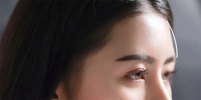 什么是额头扁平