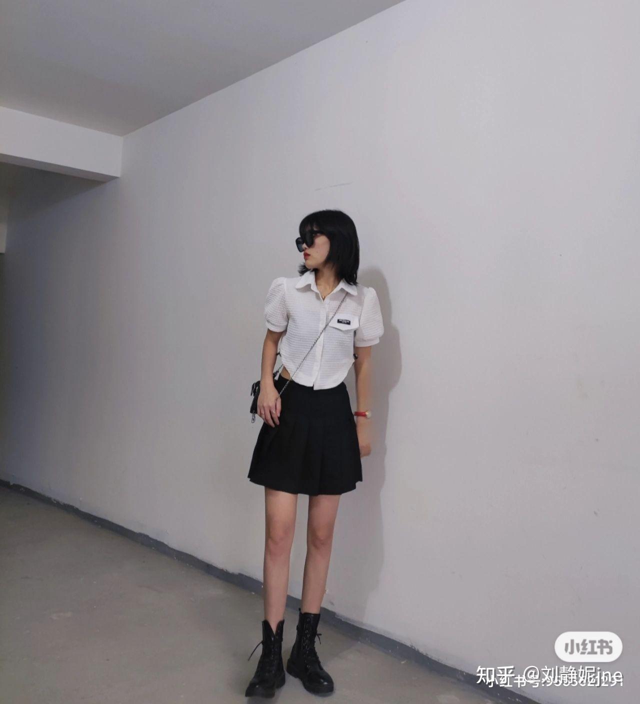 ootd经典黑白配万能搭配百褶裙