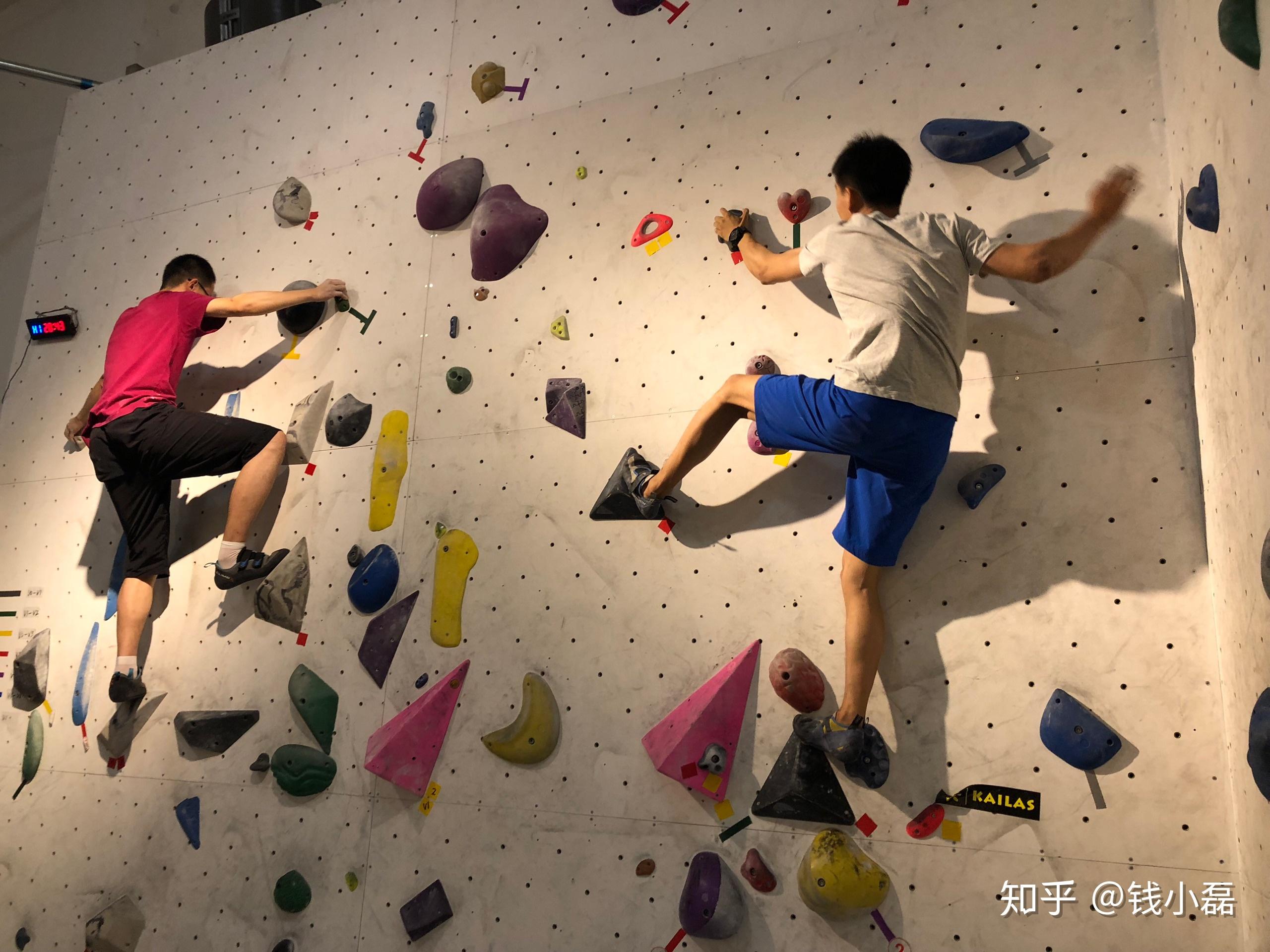 上海市学生攀岩锦标赛中我校学子再创佳绩