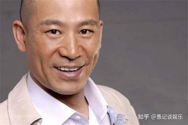 "袁不屈"师小红:为爱退圈,老来得子