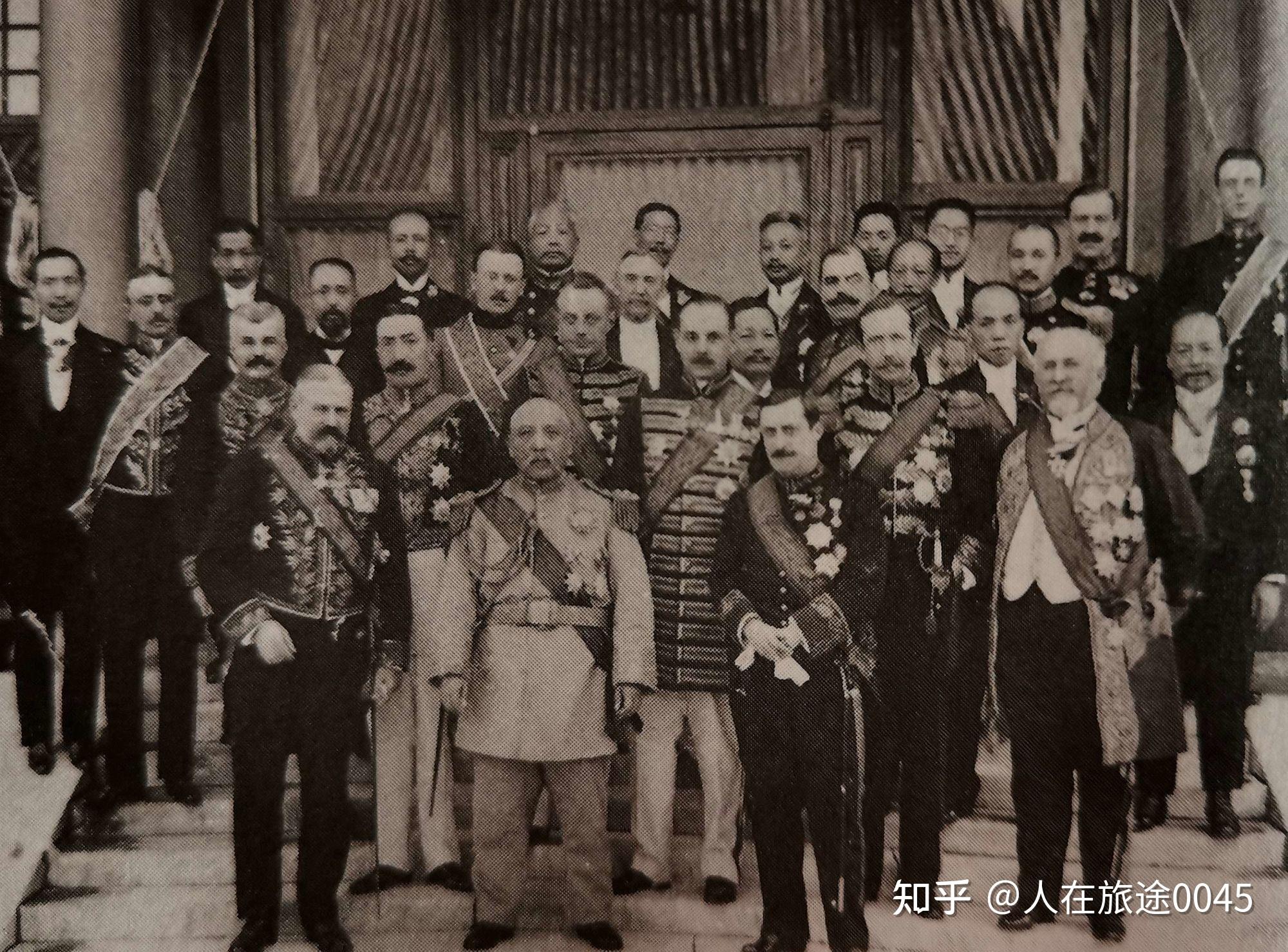 1913年北洋政府官员与外国公使的合影_袁世凯