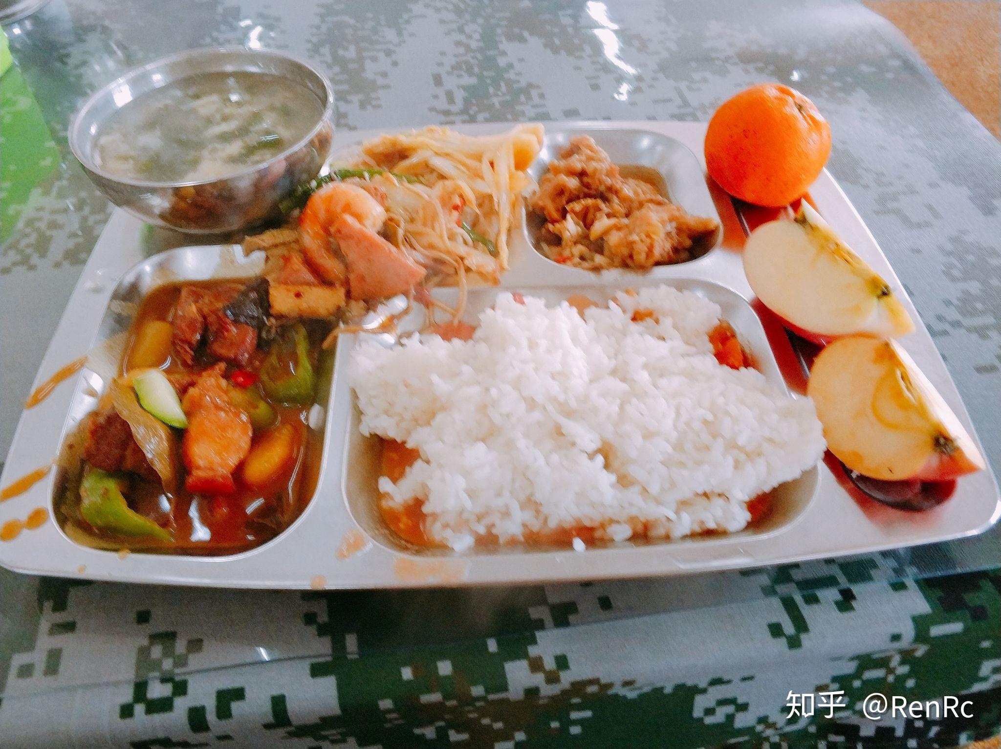 部队伙食怎么样不会像学校食堂一样吧