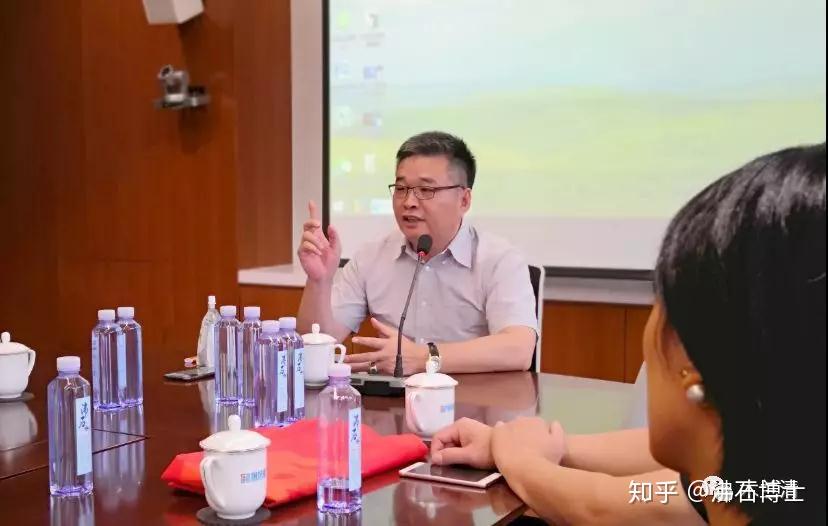 国投盛世董事长刘严蓬在培训环节中讲话接着,木兰清事业部部长任铮