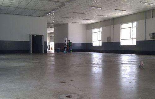 怎样处理基面才能提高环氧树脂地坪的附着力