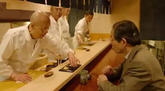 日本寿司之神小野二郎:用一辈子追求极致的料理匠人 - 知乎