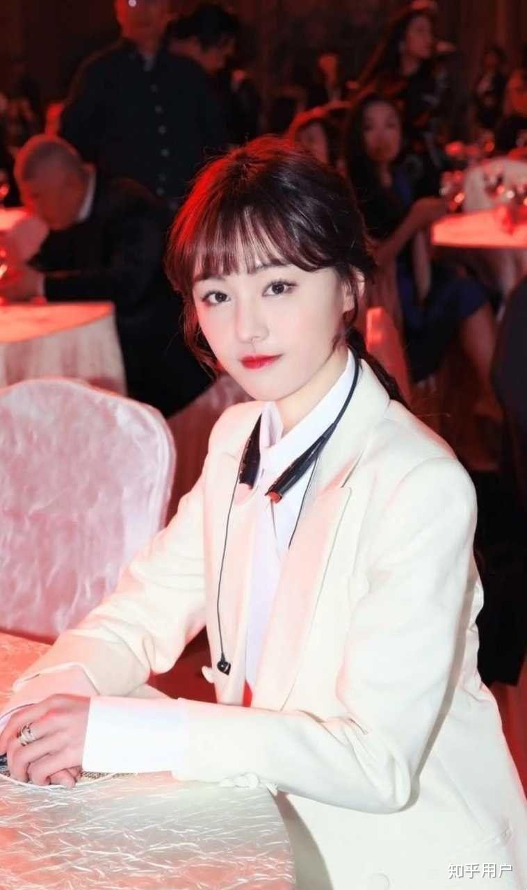 为什么那么多人喜欢郑爽?我身边好多人都觉得她很作? - 知乎