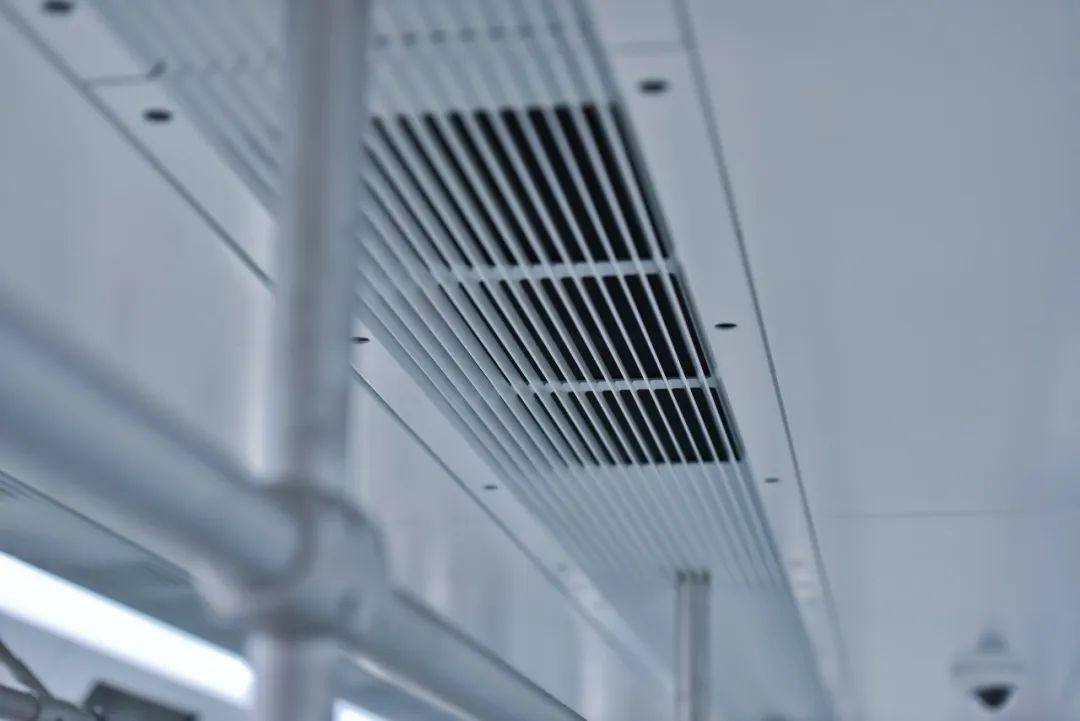 有人喊冷有人说热究竟地铁车厢里哪个位置的温度最适宜分区温控了解一