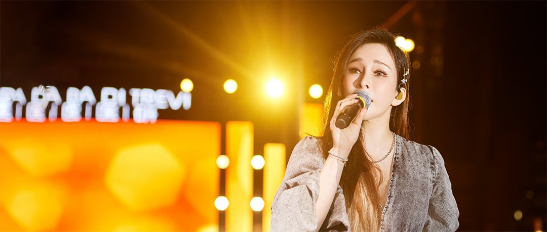 欧阳娜娜翻唱夏天的风连原唱温岚都忍不住说