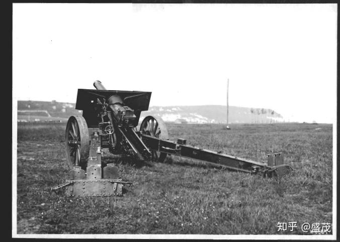 加榴炮运输中的加榴炮二战后现摩托化版m1929型施耐德155毫米加榴弹