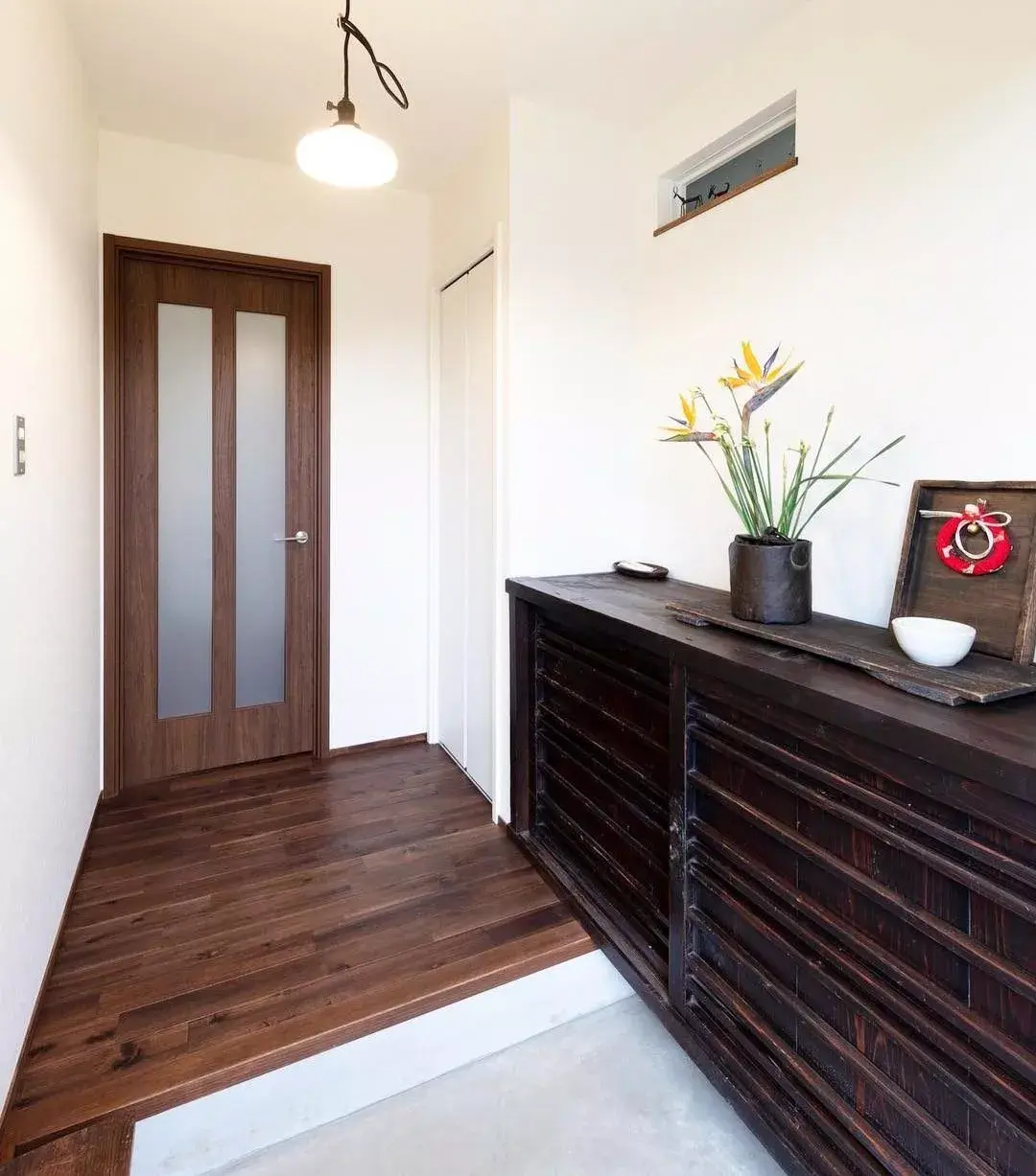 日本主妇惊人的玄关收纳术1平米承包10倍大的逆天收纳量比你多收50双