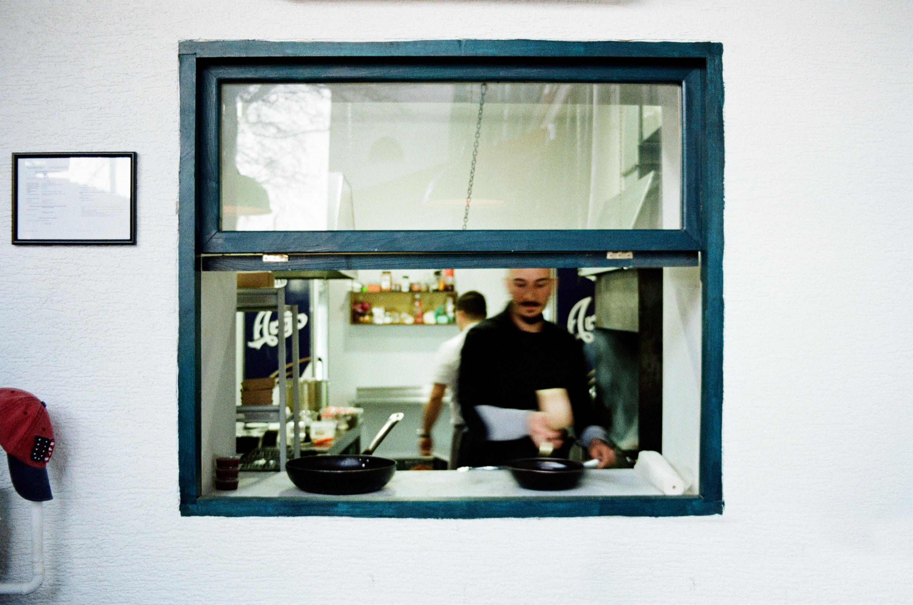 3. 塑钢窗纱拆法