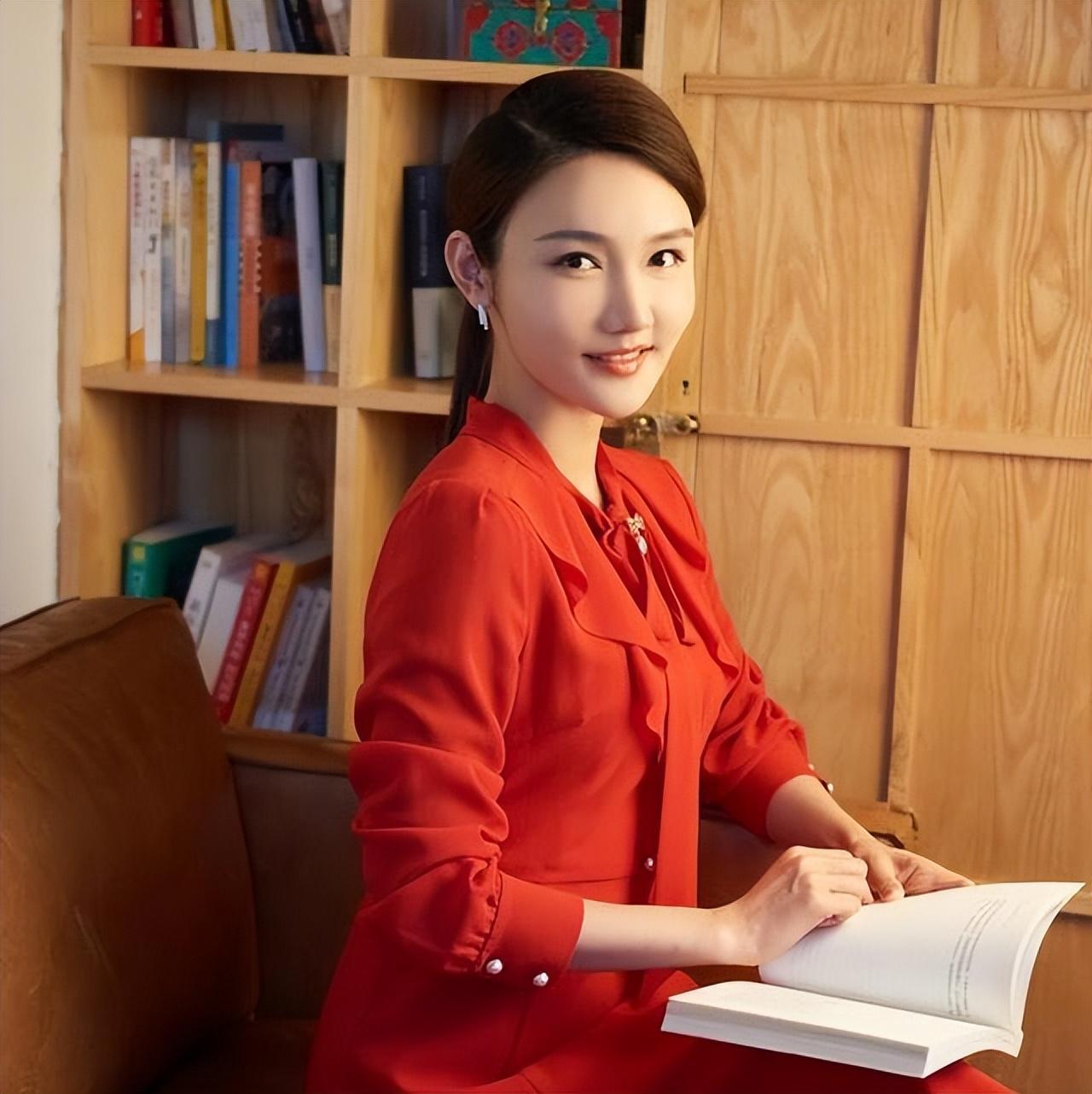 央视财经主持人龙洋(央视财经频道主持人龙洋)