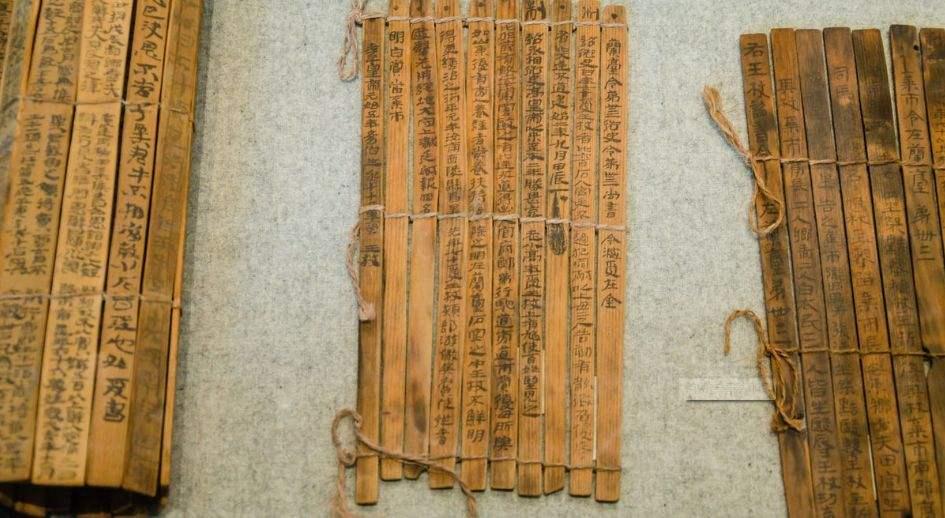 《明清档案》是我国四大文化遗产之一,你知道其余三个是什么吗?