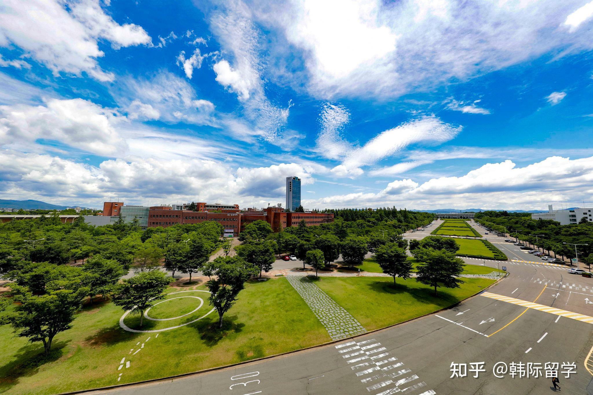 2018年10月8日,與新西伯利亞國立大學和俄羅斯新西伯利亞國立技術大學