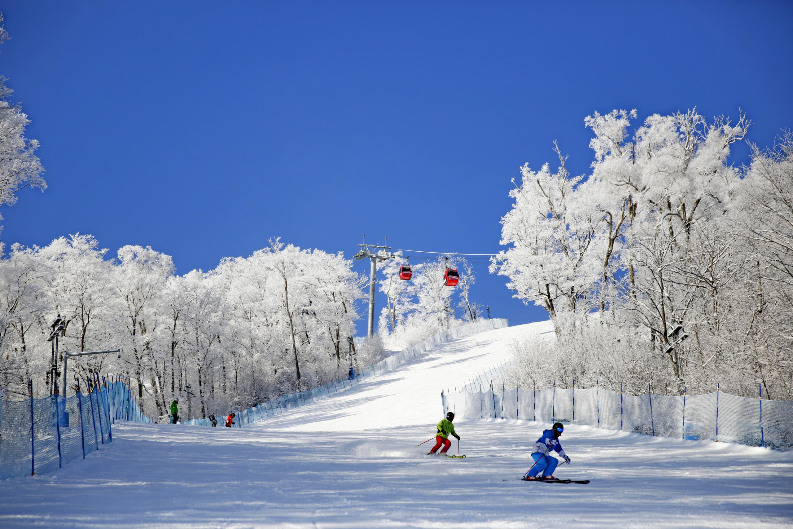 北京冬季团建大家想去滑雪再泡泡温泉有什么地方推荐吗