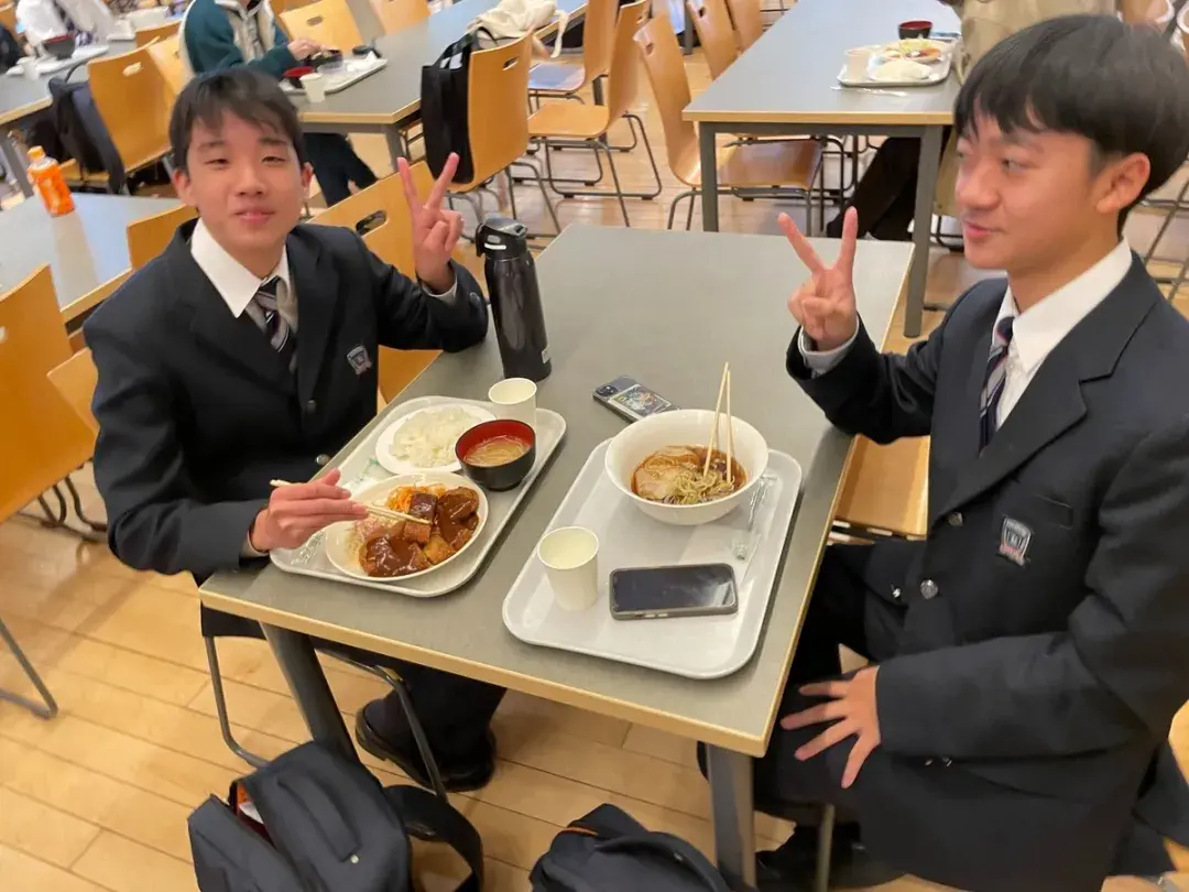 请输入图片描述