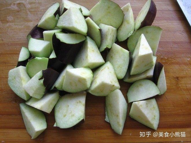 红烧茄子简单好吃的做法，软滑入味，好吃不得了，3碗米饭都不够 - 知乎
