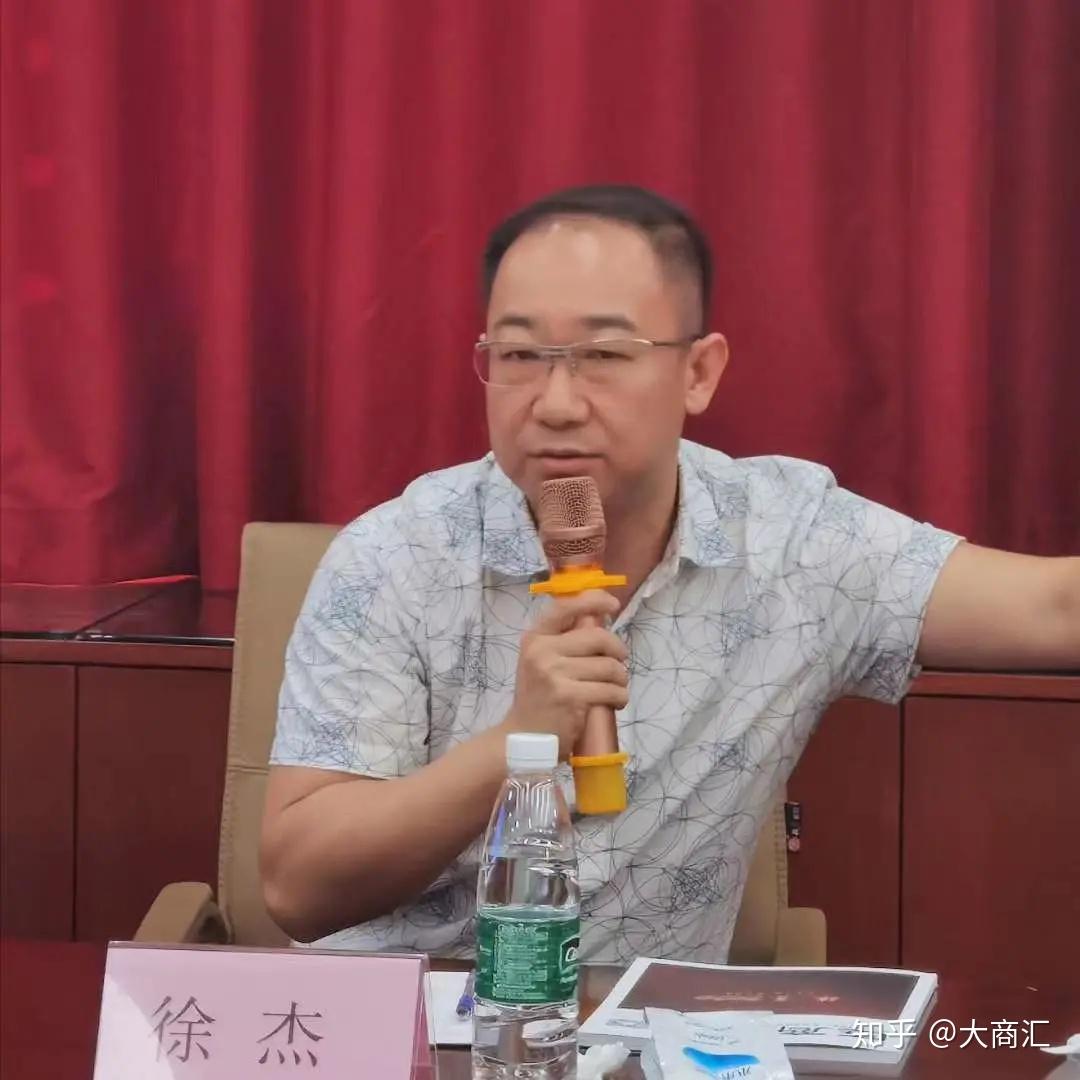 甘肃省驻沪办科技局张自强本次会议尾声上海轻合金精密成型国家工程