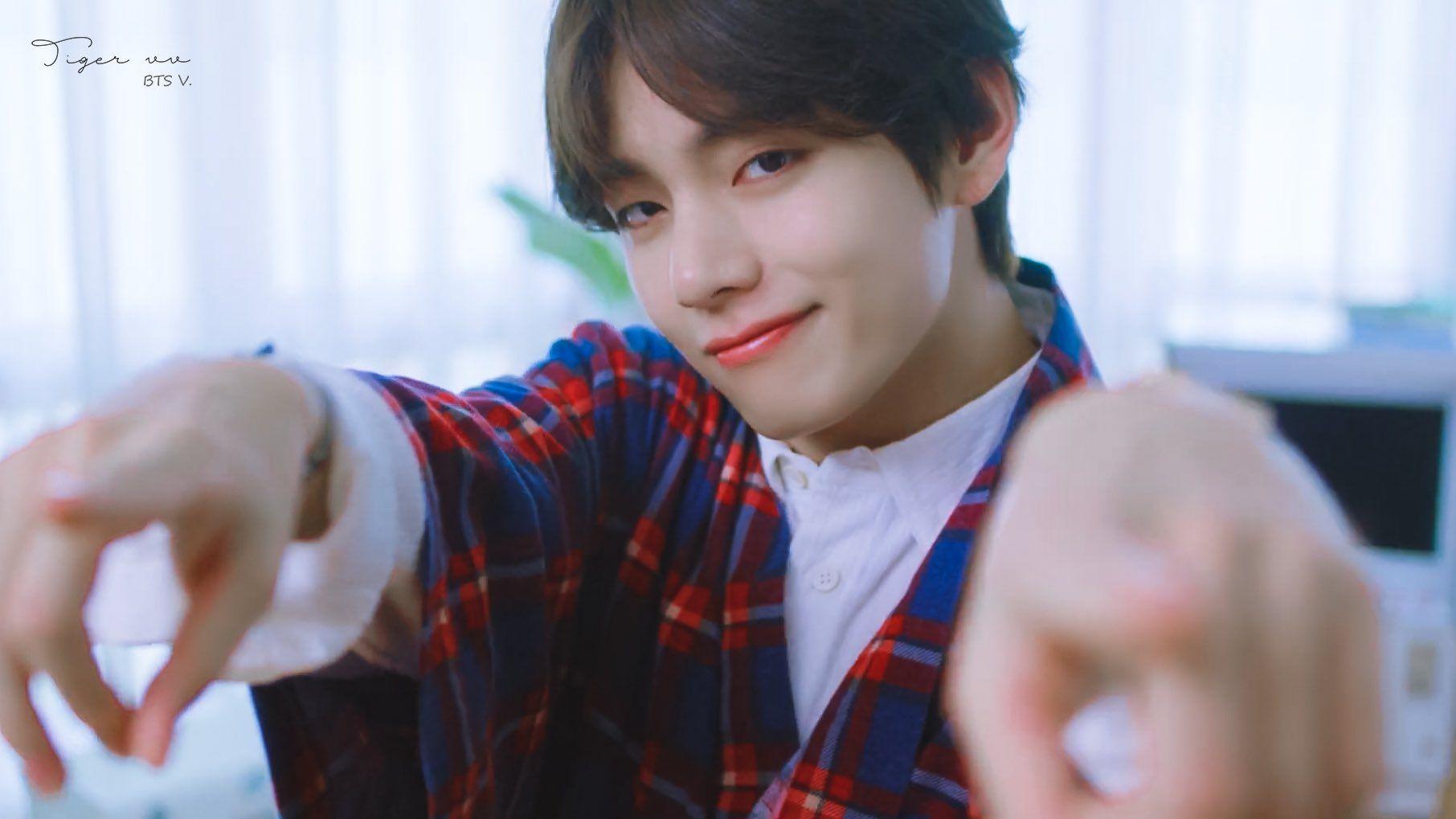 超级喜欢黑发金泰亨大家可以分享一些没有水印的图片吗收藏