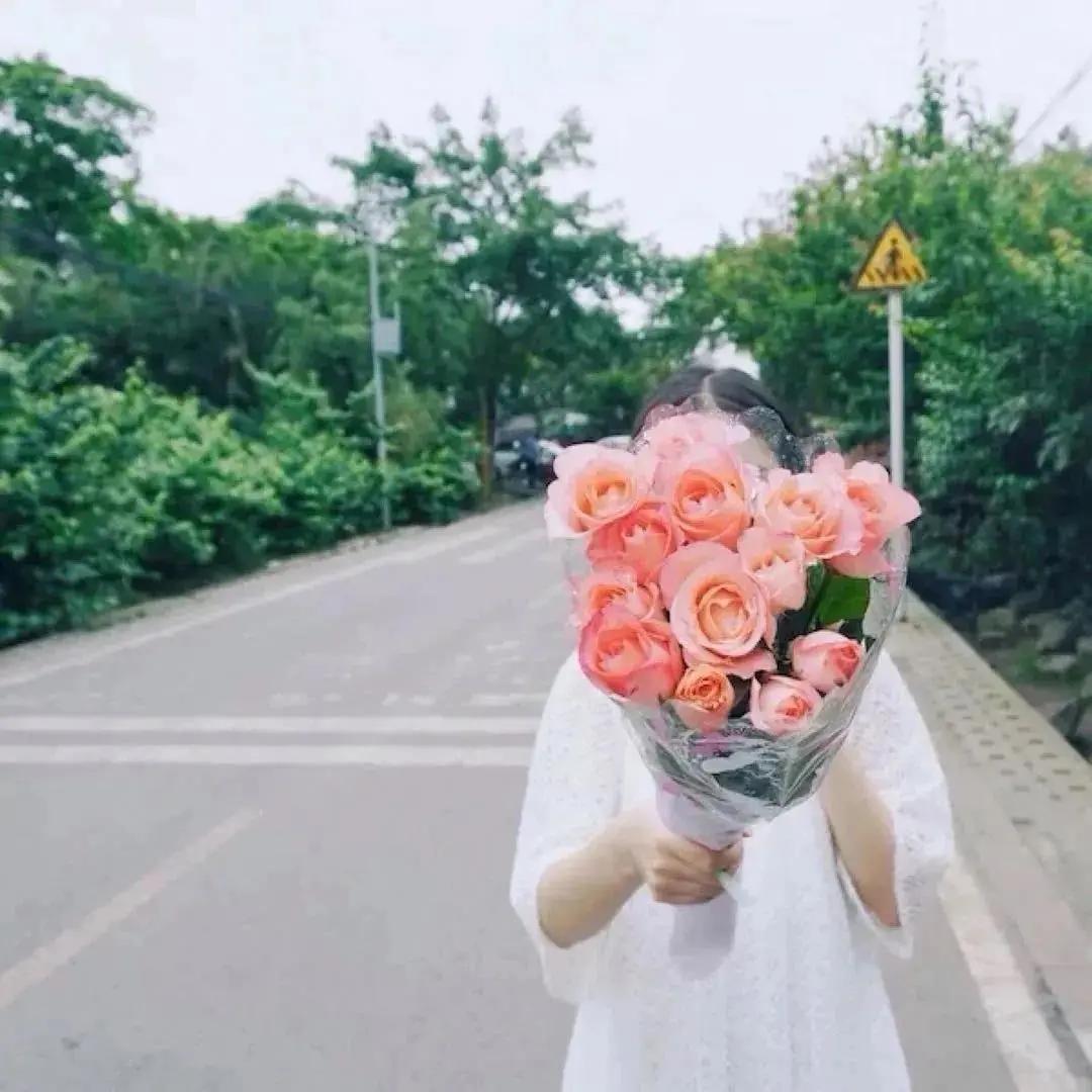 求好看的头像,不要烂大街的和动漫的,有推荐的吗? - 知乎