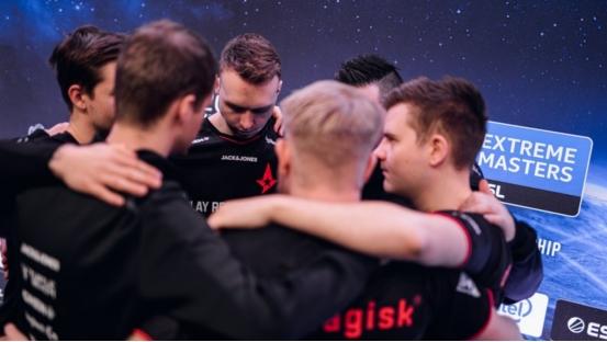 CSGO：A队神话续写篇章，蚌埠司机成唯一受害者 - 知乎