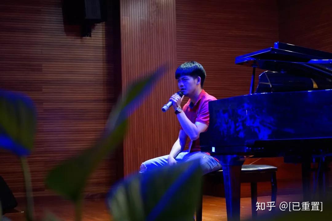 杰钢琴表演—高二年级的郑舒文歌曲演唱—高一年级的方颖芳歌曲