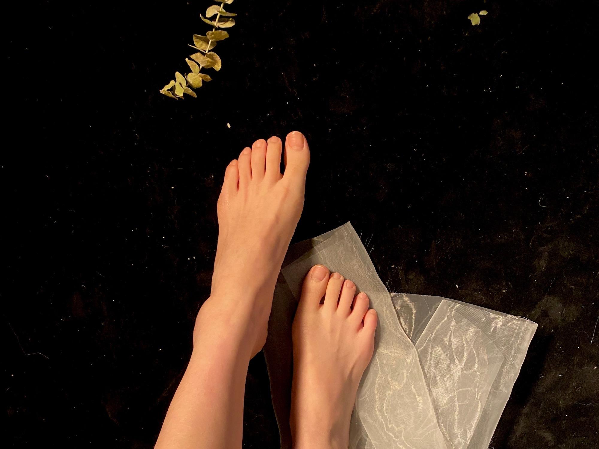 女生什么样的脚最好看呢