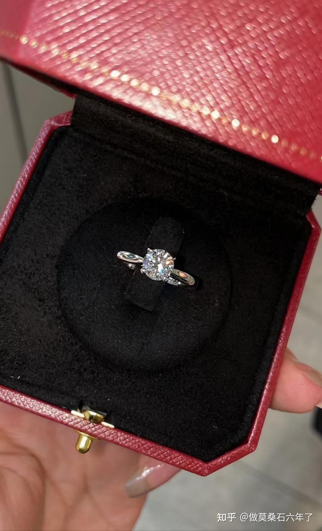 莫桑钻为什么价格不一样,莫桑钻为什么不建议买-第2张图片-翡翠网 莫桑钻为什么价格不一样,莫桑钻为什么不建议买-第2张图片-翡翠网