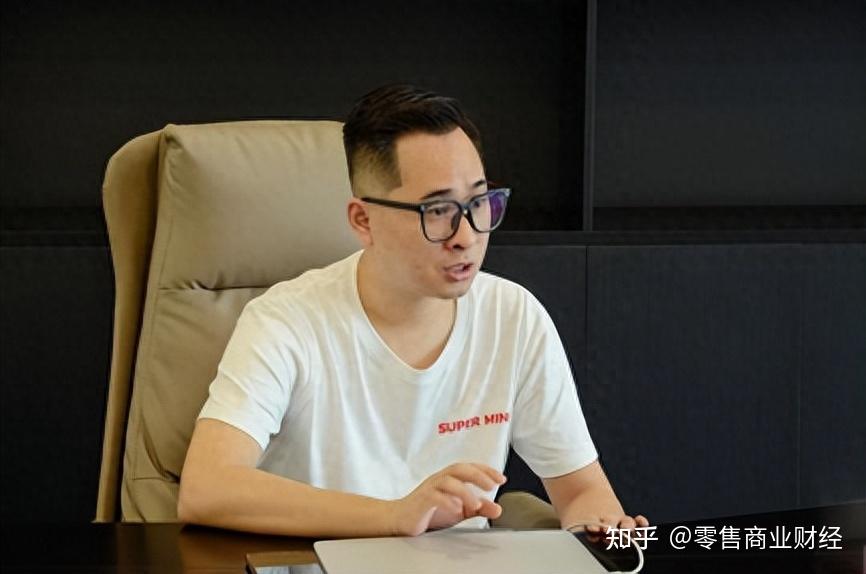 赵一鸣零食狂飙的背后存隐患