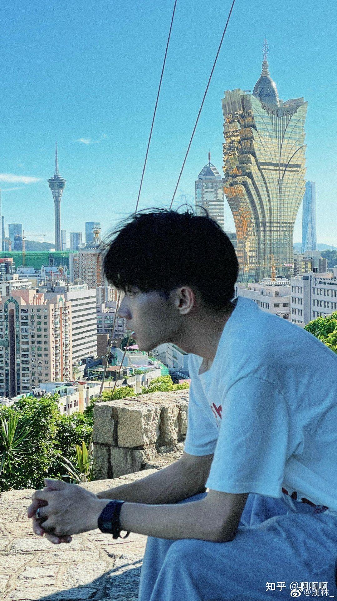 有人见过抖音帅哥长颈先生露脸吗