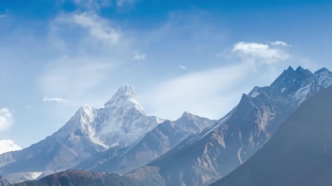 梅鲁峰和珠穆朗玛峰图片