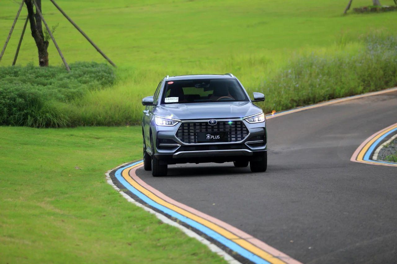 把15t开成20t换挡像奥迪双离合快枪手比亚迪宋plus到底怎么样