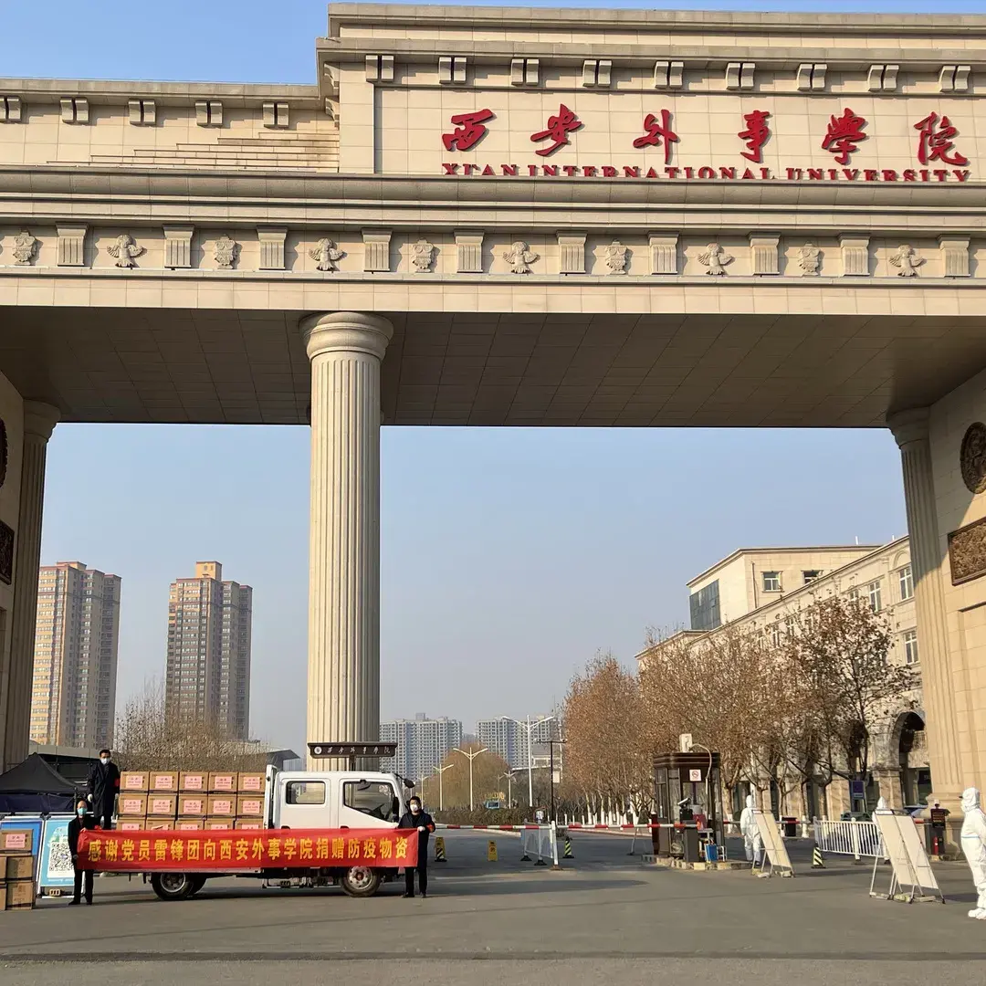 我校人文艺术学院音乐表演专业1801班学生杜依珊在考研隔离期间,联系