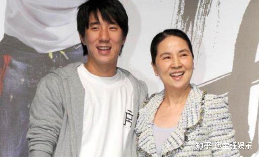 成龙方否认与林凤娇婚变根本没有的事