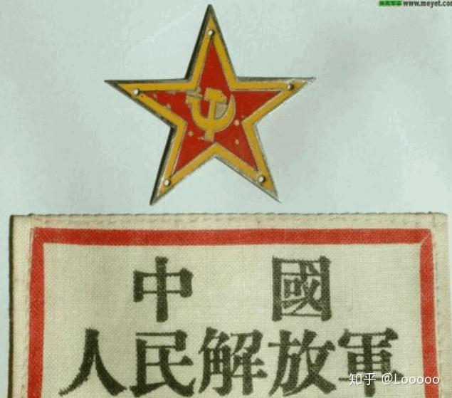 共产主义的标志的锤子和镰刀是锤子放在上面还是镰刀放在上面