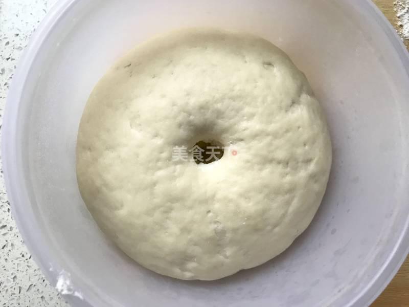 怎么做面粉发酵饼 v2-e9b68bdede0ebfc961f96fbf501f18dc_r.jpg