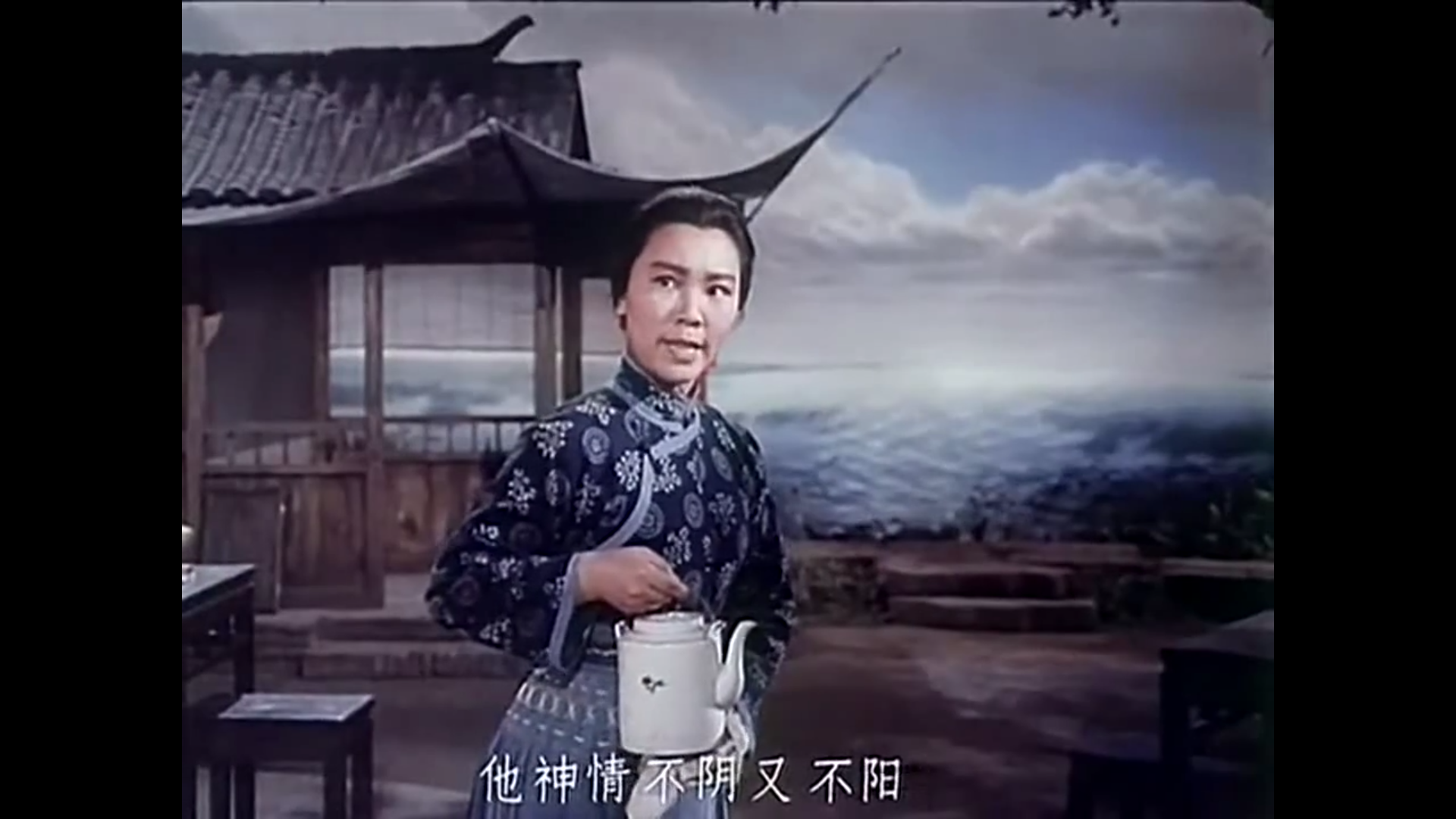 《沙家浜·智斗》中刁德一为什麼要给老板娘敬烟? - 知乎