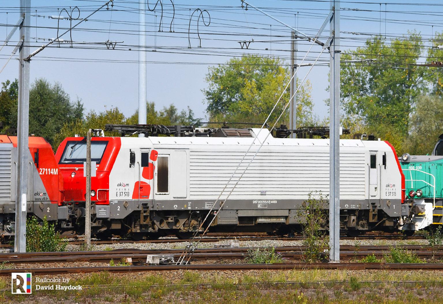 科普卷帘门法国国家铁路bb37000型和e37500型电力机车