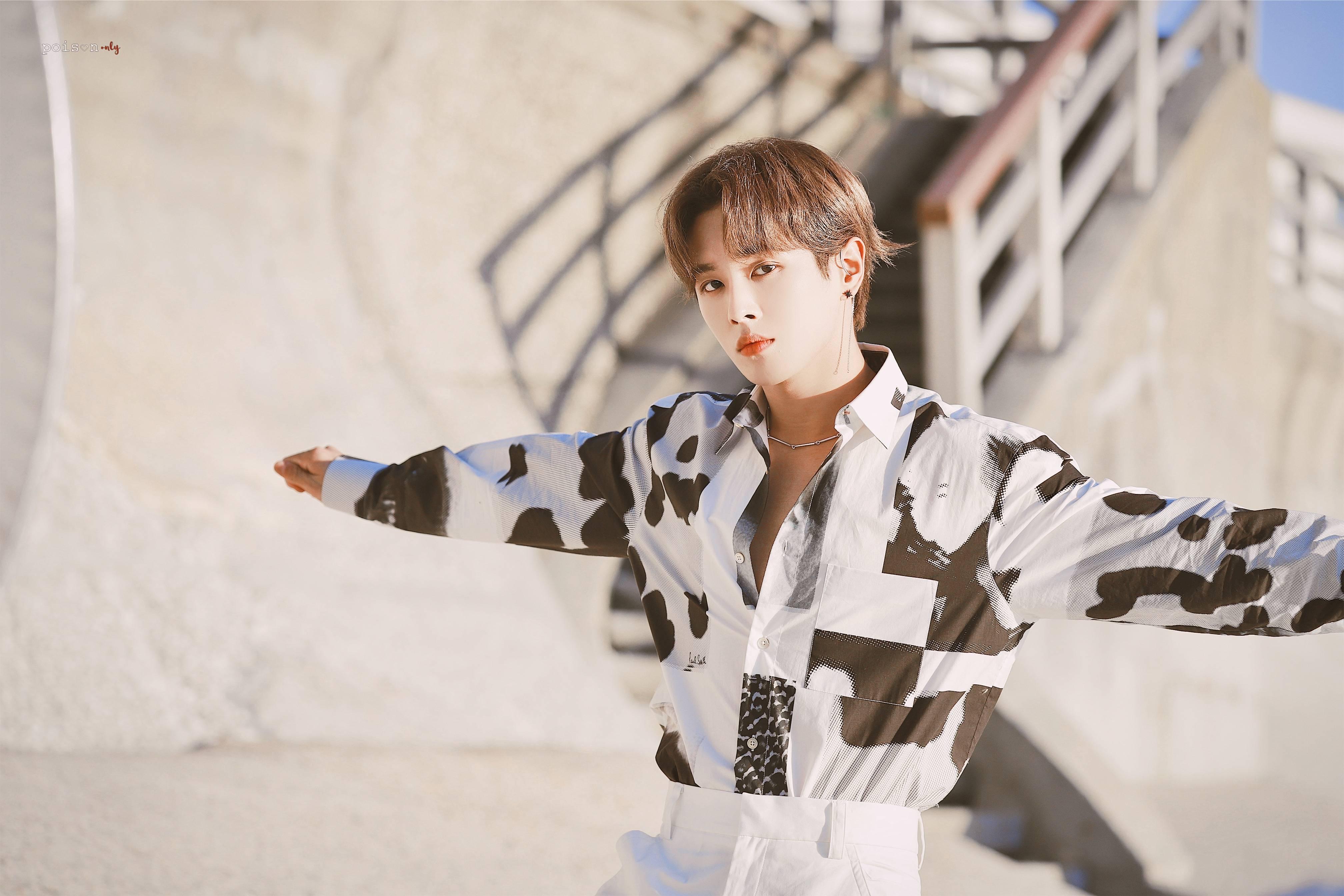 有没有李汶翰的电脑壁纸