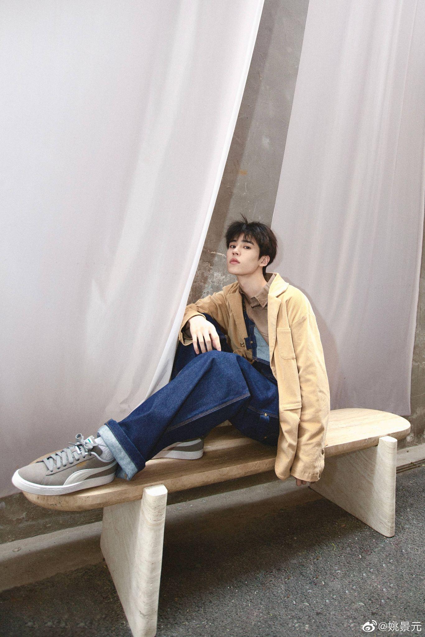 有没有真人的帅哥美女的图片可以做卡贴的?