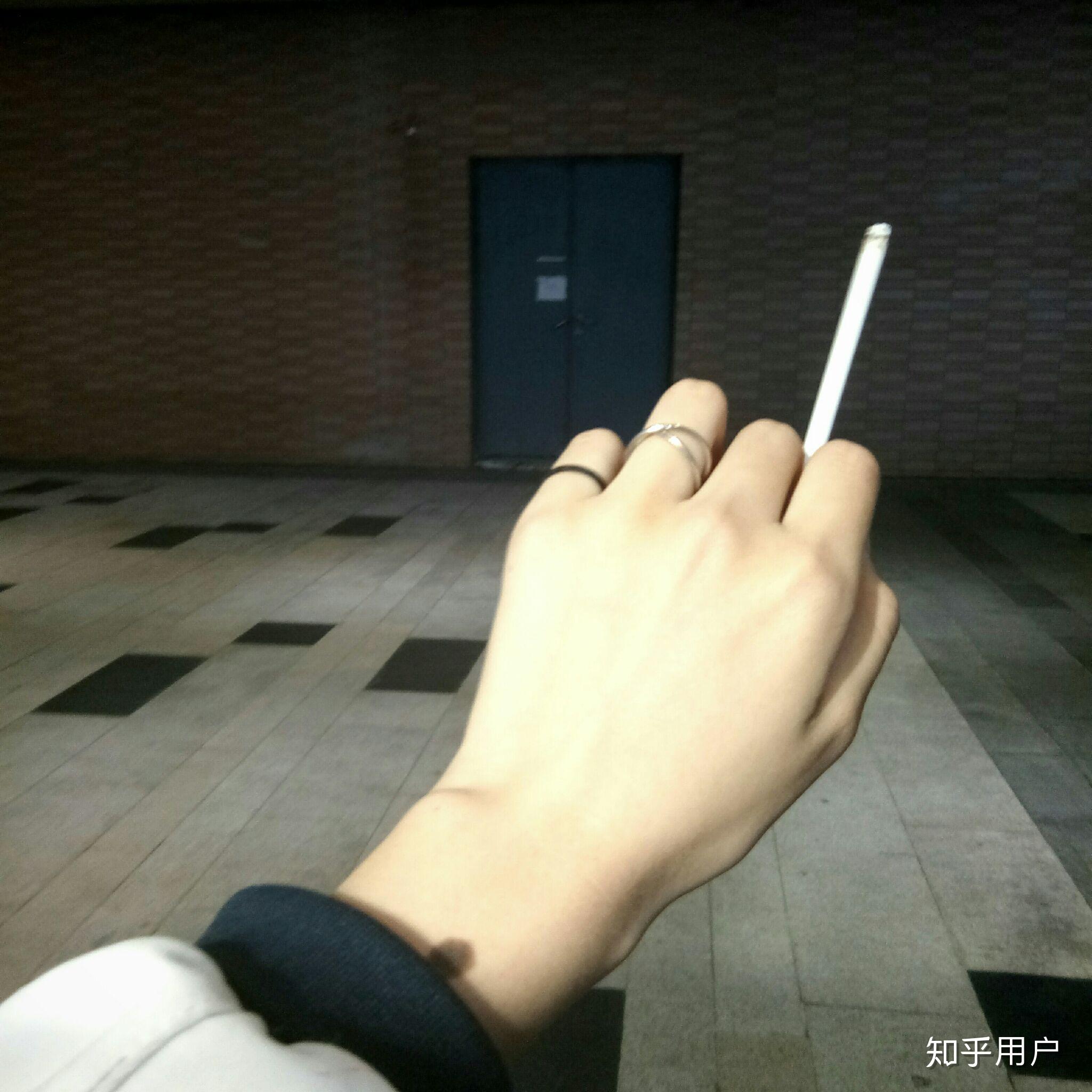 抽烟的女生是什么样的女生