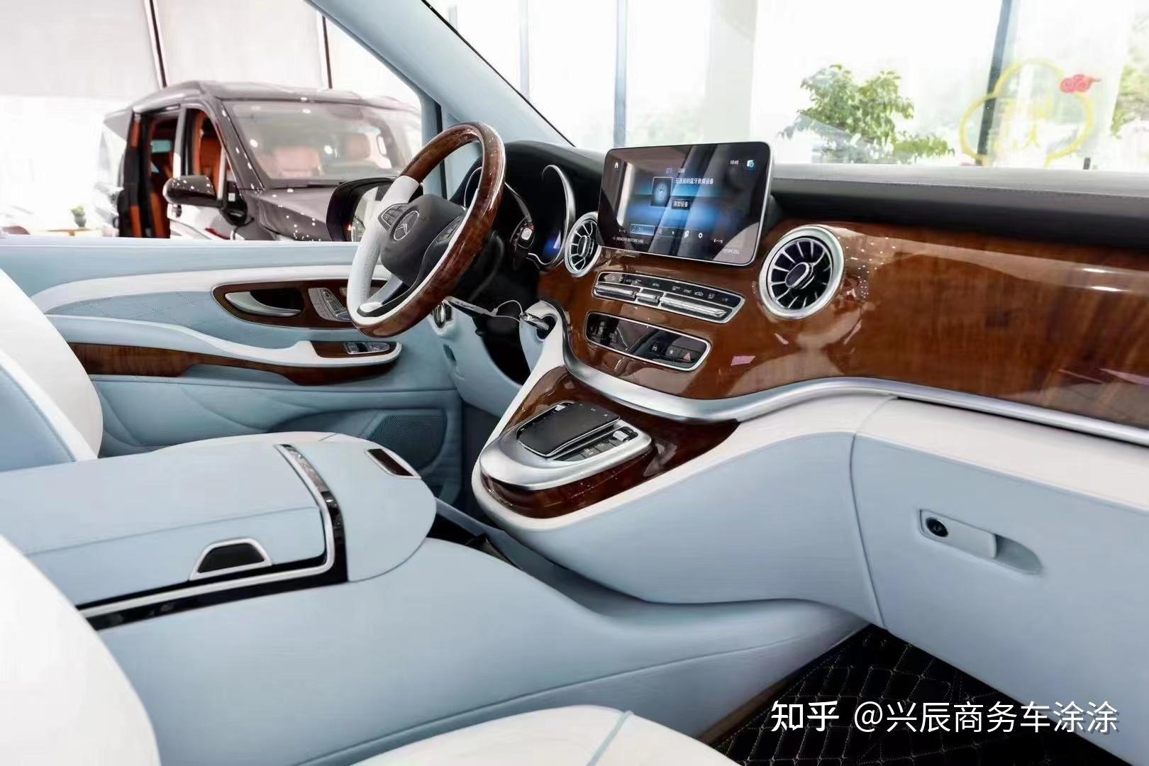 奔驰V级定制MPV,不太受待见浅色系内饰,但真的很漂亮、很豪华 - 知乎