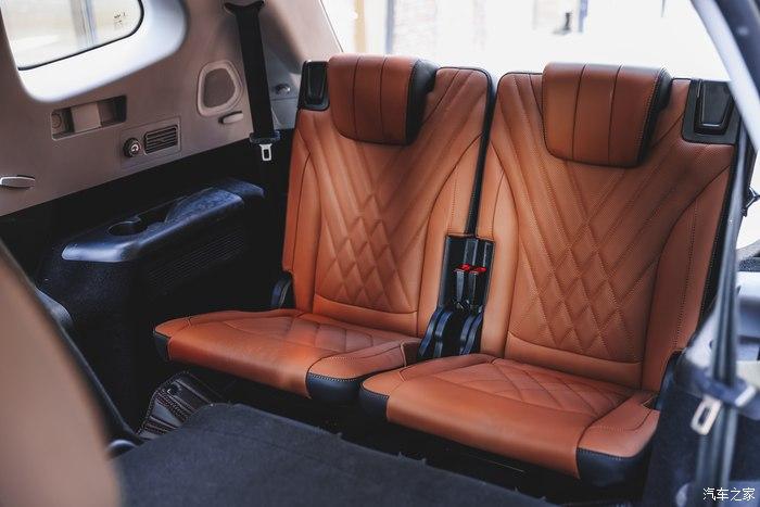 专属贴身豪华真皮座椅(李尔,安道拓品牌)1,花式绗缝设计理念:采用花式