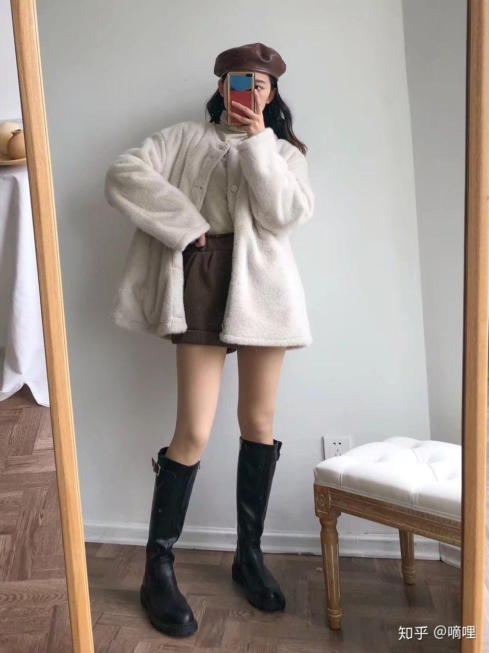 过膝靴搭配什么颜色的裤袜好看?