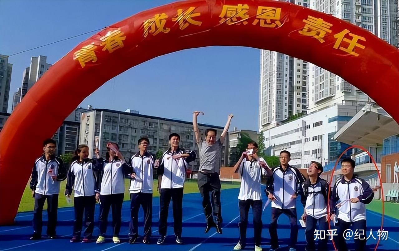 黄艺博:因一脸“官相”走红的“五道杠”小学生,现状令人泯然 - 知乎