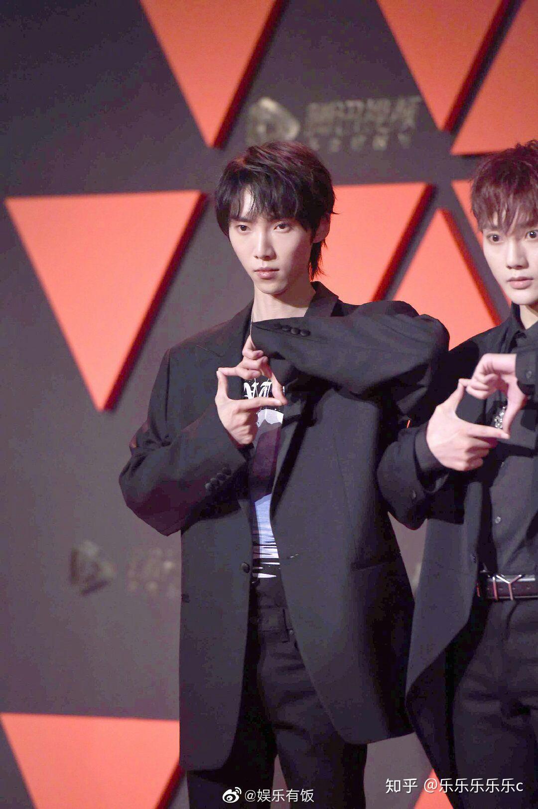 如何评价创造营2019出道团r1se的首次红毯秀造型